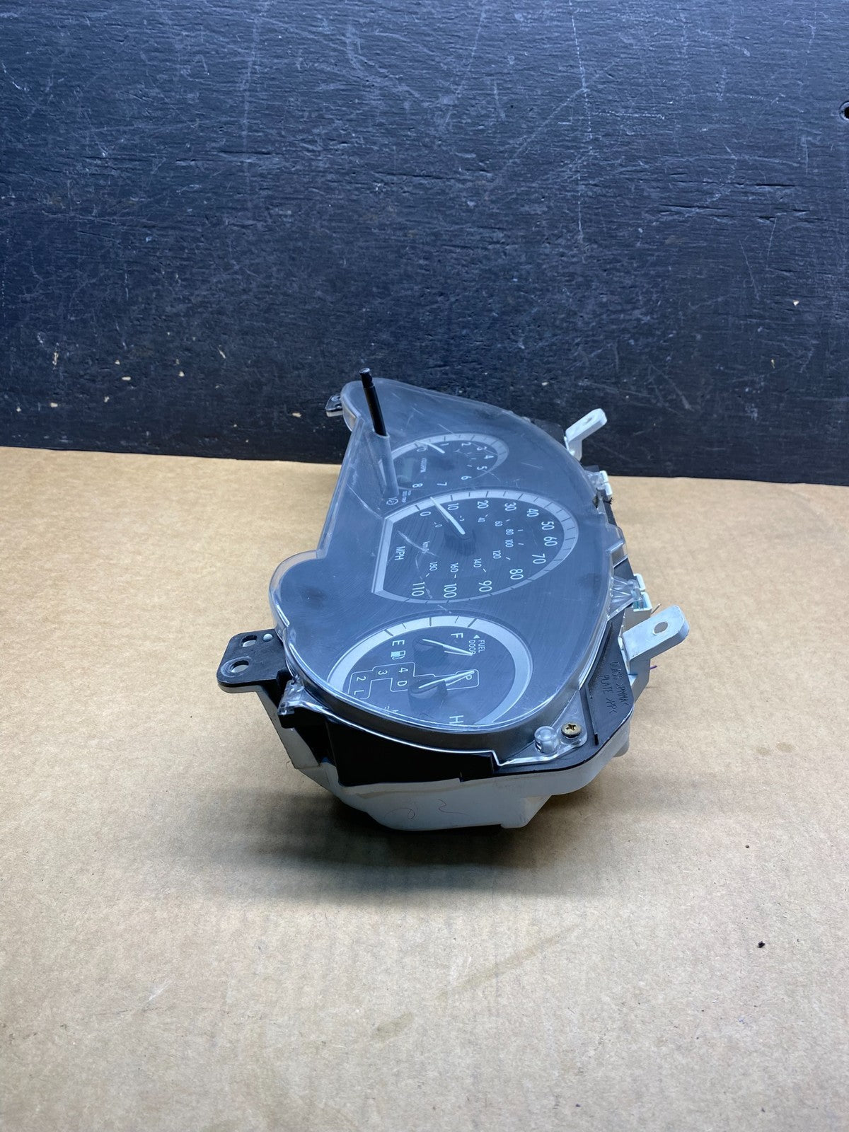2004 2005 Toyota Sienna Speedometer Cluster Gauge AH7158 DG4