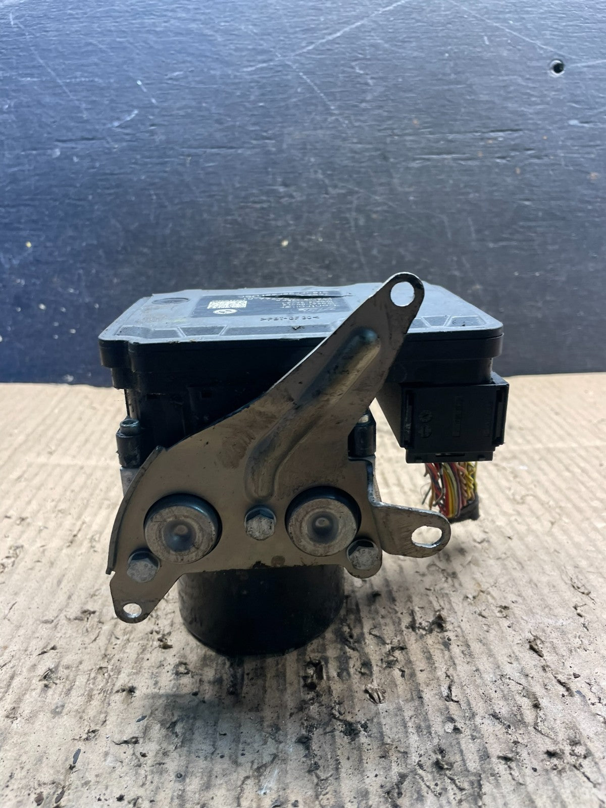 2008 to 2013 BMW 328i ABS Anti-Lock Brake Pump 6784765 OEM s4469 DG2