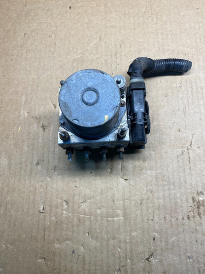 2004-2005 Subaru Forester 2.5L ABS Anti Lock Brake Pump Modulator ac7833 DG5