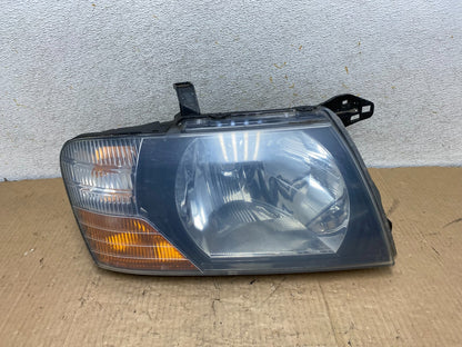 2000 to 2004 Mitsubishi Montero Pajero Right Passenger RH Headlight AI8004 DW0