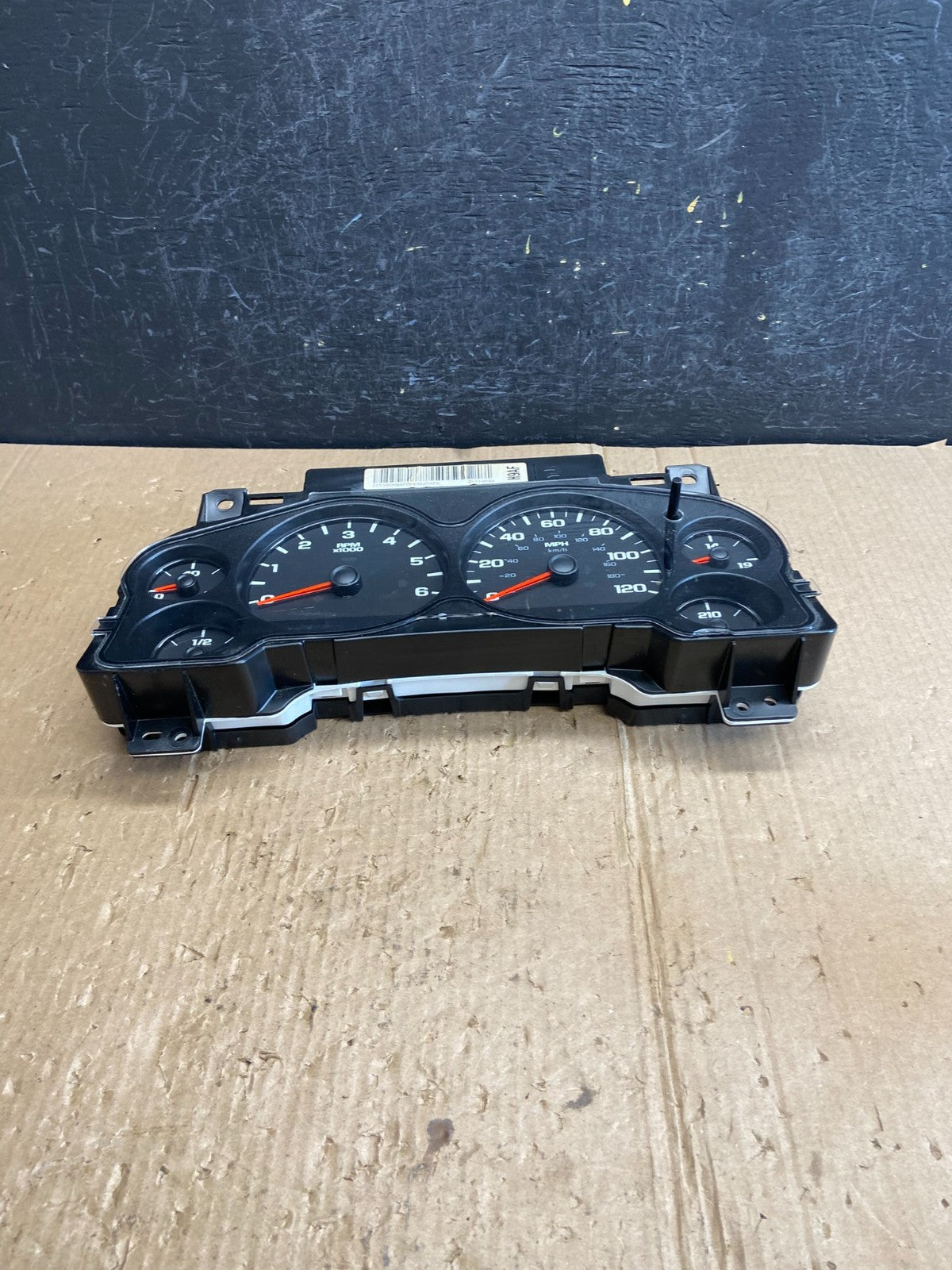 2007 to 2013 Chevrolet Silverado Suburban Cluster Gauge Speedometer AE4201 DG4