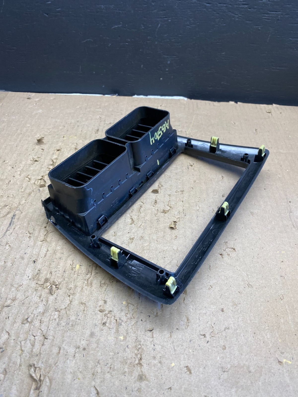 2010 to 2011 Subaru Forester Dash Radio Trim Bezel Center Vent OEM AB5704 DG5