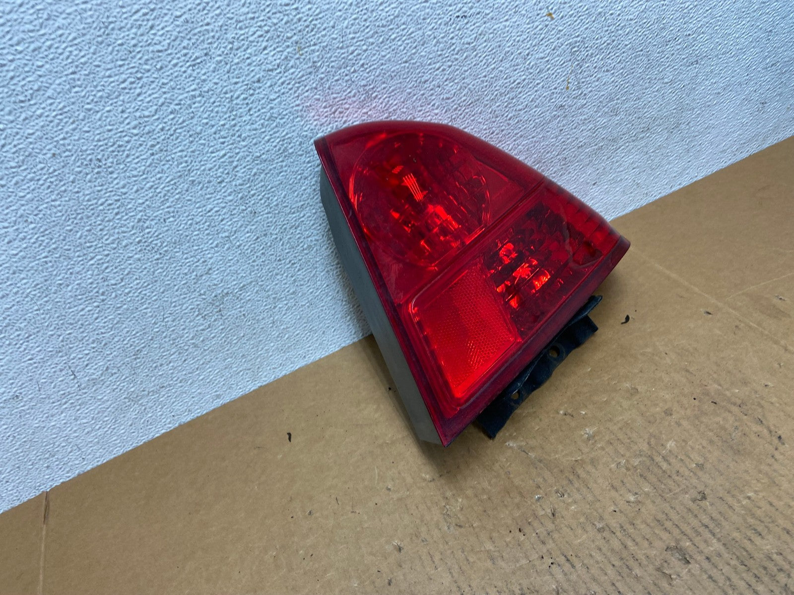 2003 2004 2005 Honda Civic Sedan Right Passenger Side Tail Light AE0579 LK2