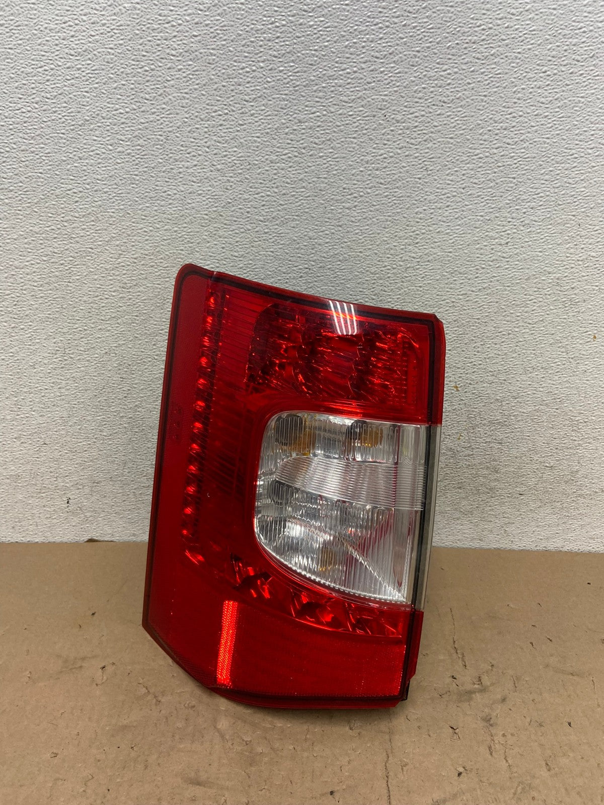 2011-2016 Chrysler Town and Country Left Driver Side Tail Light AG5532 LK0