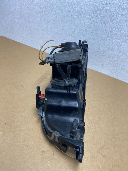 2001-2003 BMW E39 5 Series Headlight Right Passenger Side XENON OEM AC1779 DW8