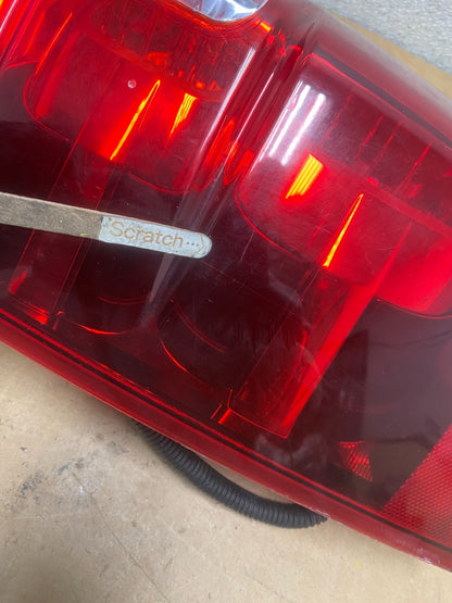 2008-2014 Chevrolet Tahoe Suburban Driver Lh Left Side Tail Light X5351 DW3