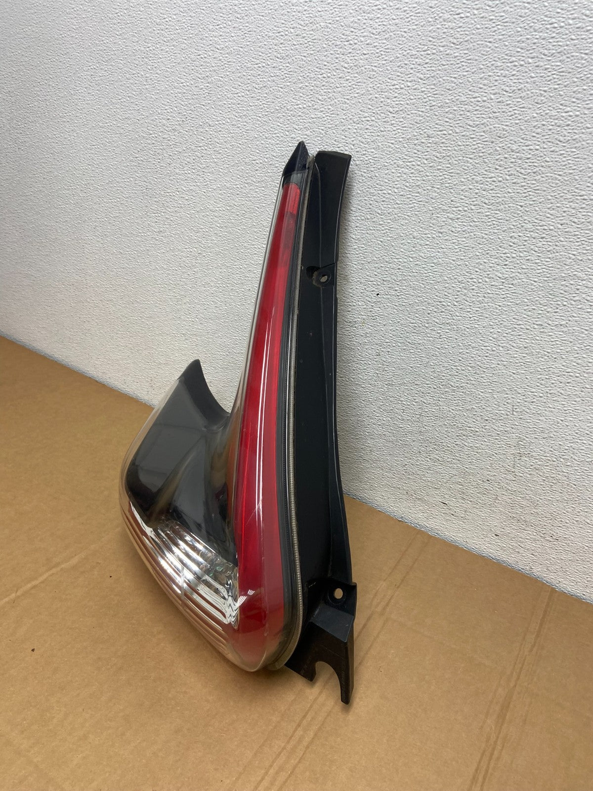 2015 to 2017 Nissan Juke Left Driver LH Side Tail Light AC7433 DG0
