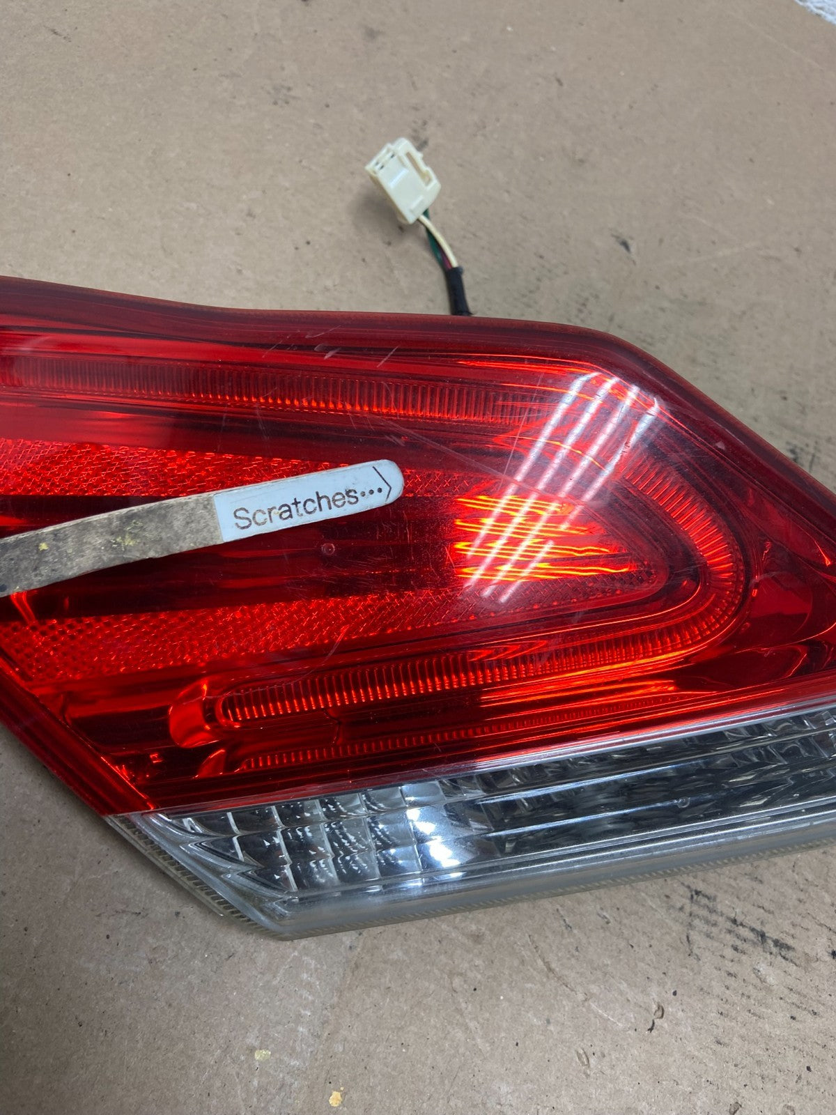 2011 to 2012 Toyota Avalon Left Driver Side Tail Light Inner AF45463