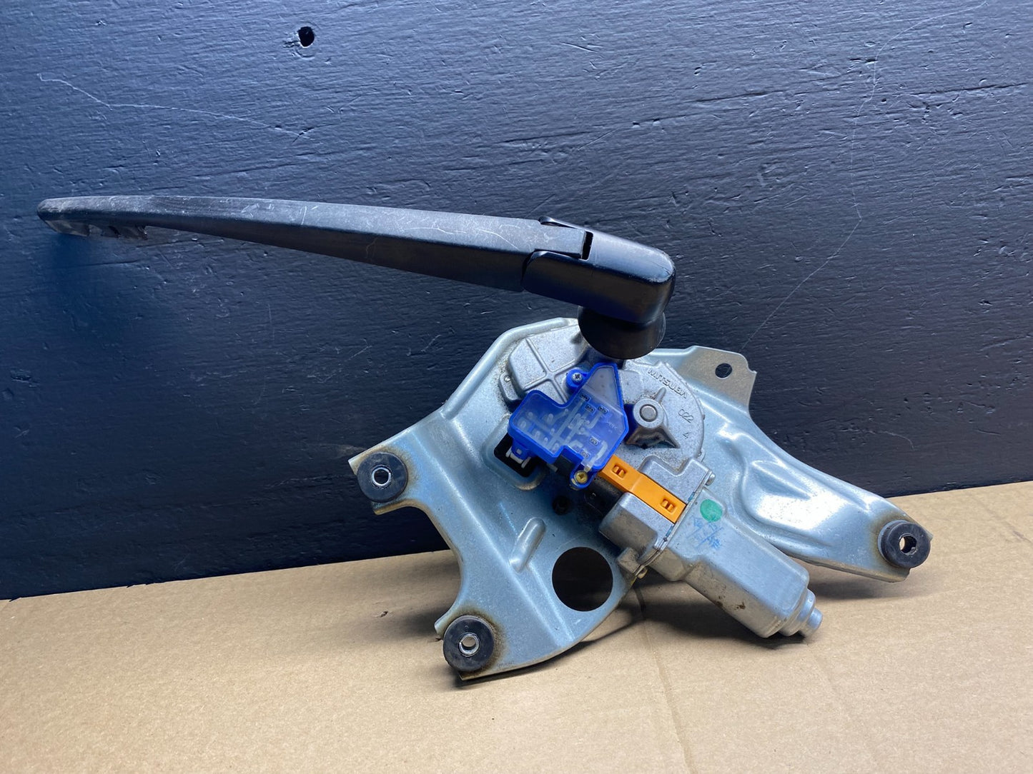 2010 to 2014 Subaru Legacy Outback Rear Wiper Motor AB41950