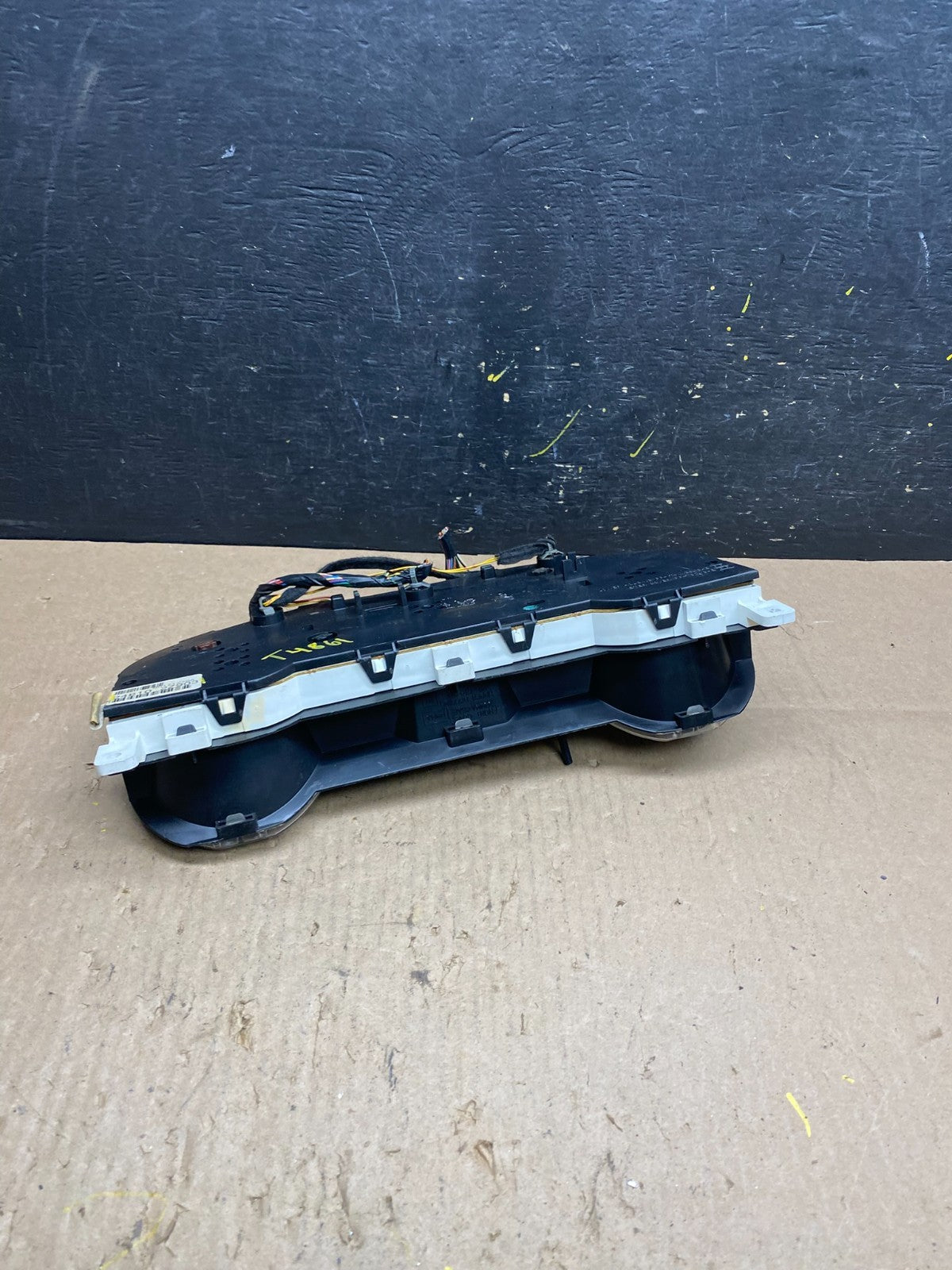 2002-2003 Nissan Pathfinder Xterra Cluster Speedometer Instrument OEM T4861 DG5