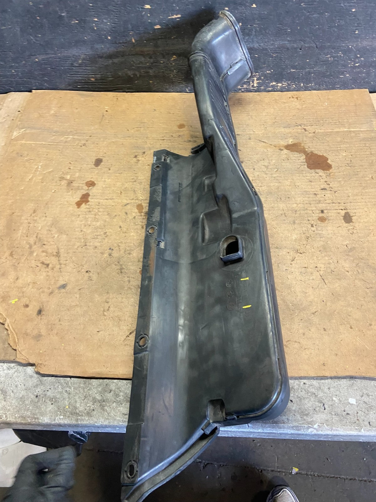 2004 to 2006 Nissan Maxima Upper Air Intake Duct R0320 DG6