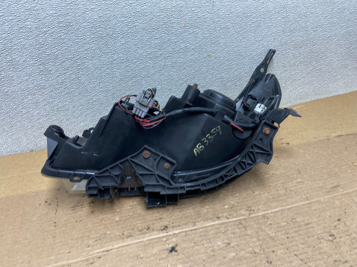 2009 - 2013 Subaru Forester Right Passenger Side Halogen Headlight OEM AB3359 DW8