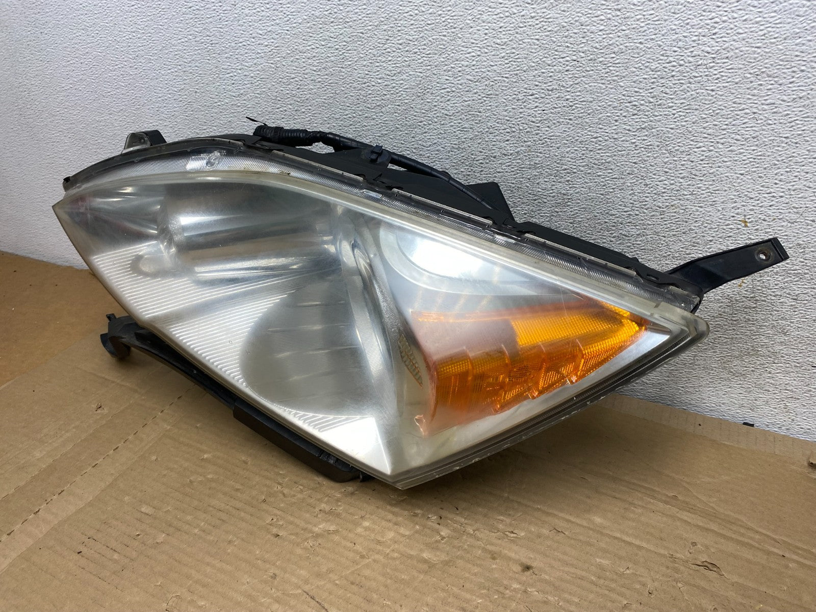 2007 to 2011 Honda CR-V Crv Left Driver LH Side Headlight Halogen AG8240 DW1