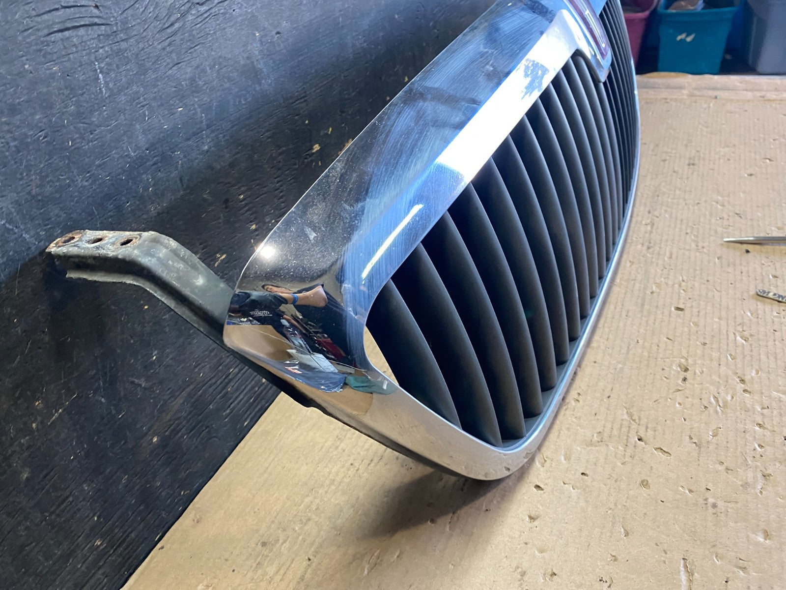 1998 to 2002 Lincoln Navigator Front Upper Grill Grille Oem S3257 DG2