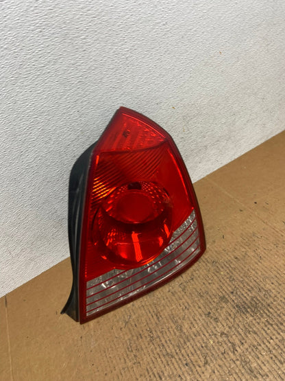 2004 2005 2006 Hyundai Elantra Sedan Right Passenger Tail Light AE1474 LK2