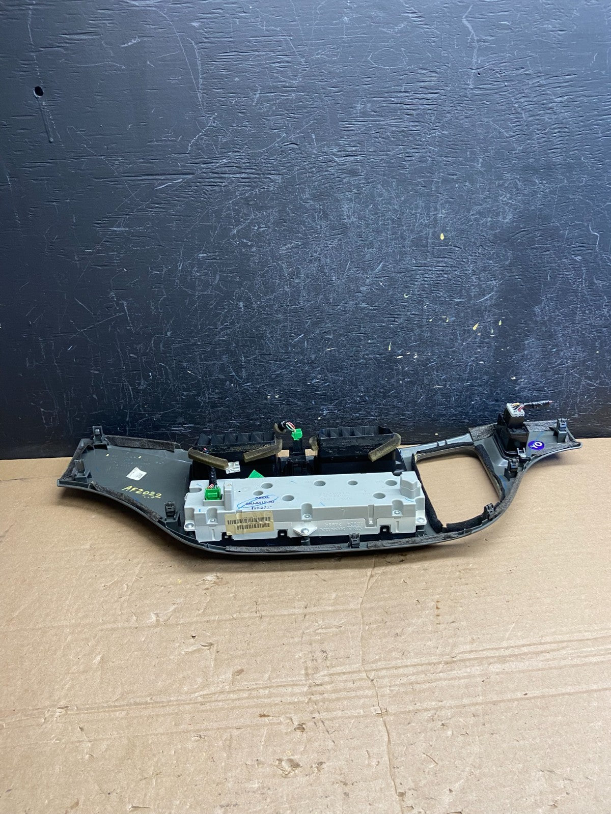2005 to 2010 Honda Odyssey Radio Climate Control Dash Trim Bezel AF2022 DW4