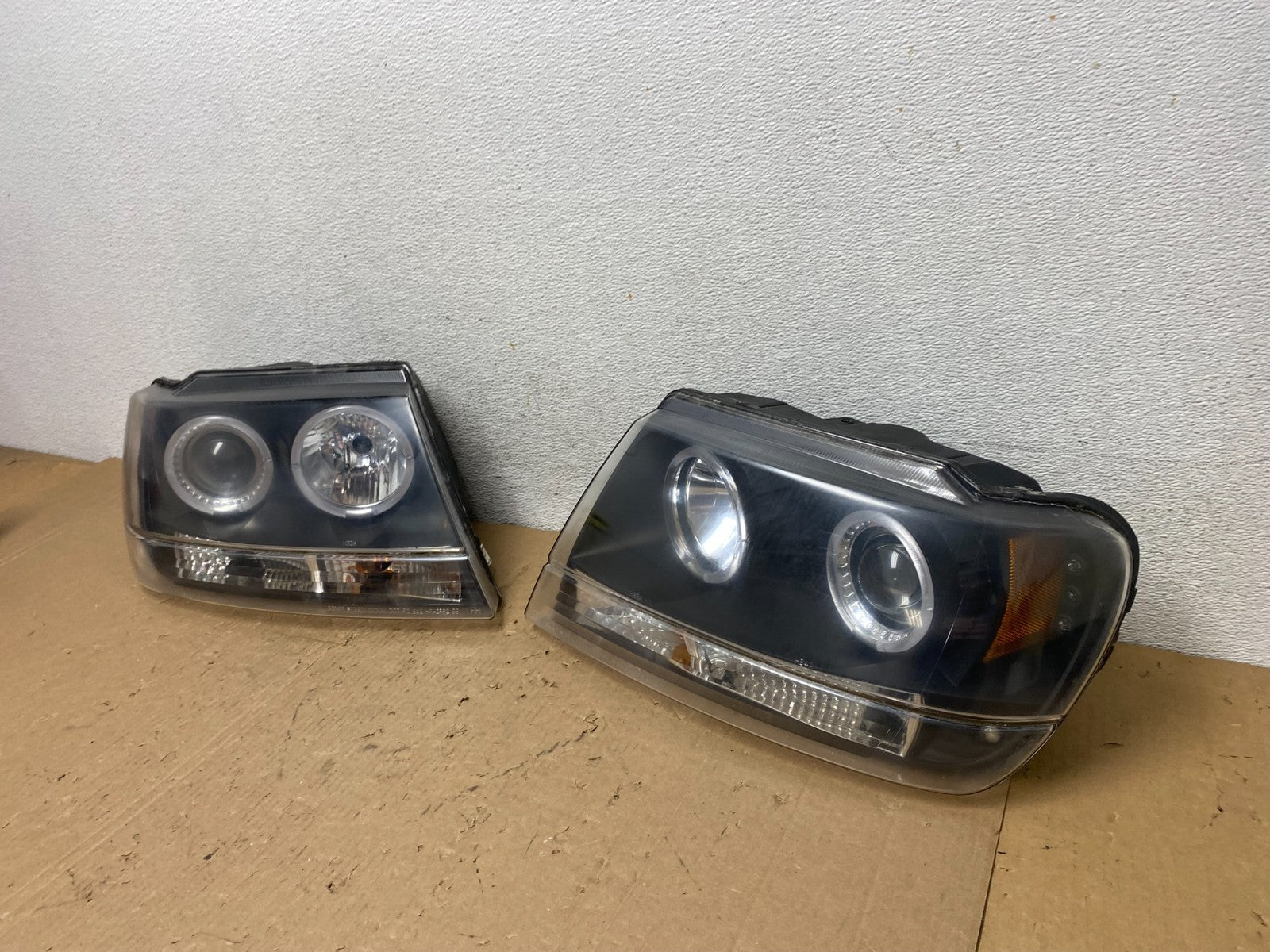 1999 - 2004 Jeep Grand Cherokee Left+Right Set Black LED Headlights x5413 DG1