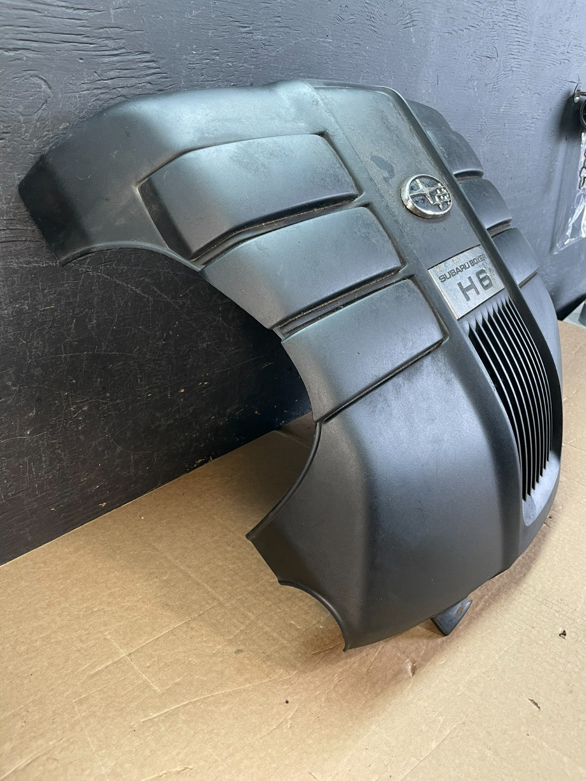 2007 to 2014 Subaru Tribeca 3.0L Factory Engine Cover 14025AA24A AF5292 DG2