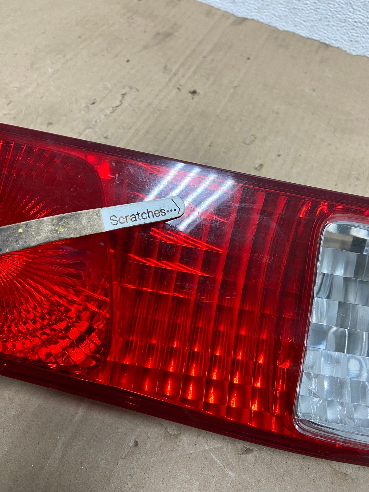 2000 to 2001 Toyota Camry Tail Light Inner Left Driver Lh Inner AE9168 LK3