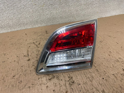 2007 2008 2009 Mazda Cx-9 Right Passenger Rh Side Inner Tail Light Oem Y0658 DW0