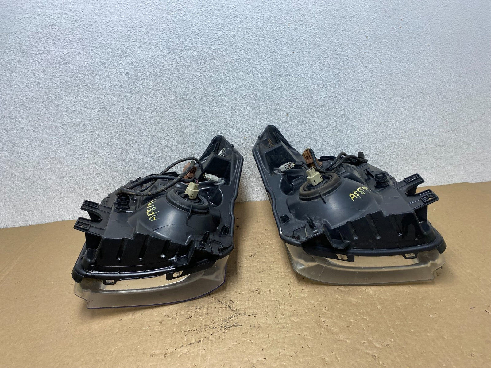 2011 to 2016 Ford F250 Super Duty Left+Right Side Headlights AF8194 DW9