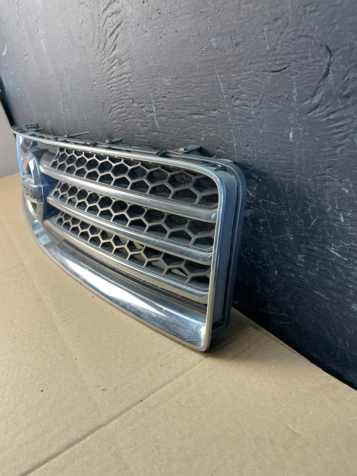 2009 to 2011 Nissan Maxima Front Upper Grill Grille 62070-9N00A AC2199 DG1