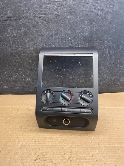 2004 to 2008 Ford F150 Radio Climate Dash Bezel Surround Black ag8476 DG0