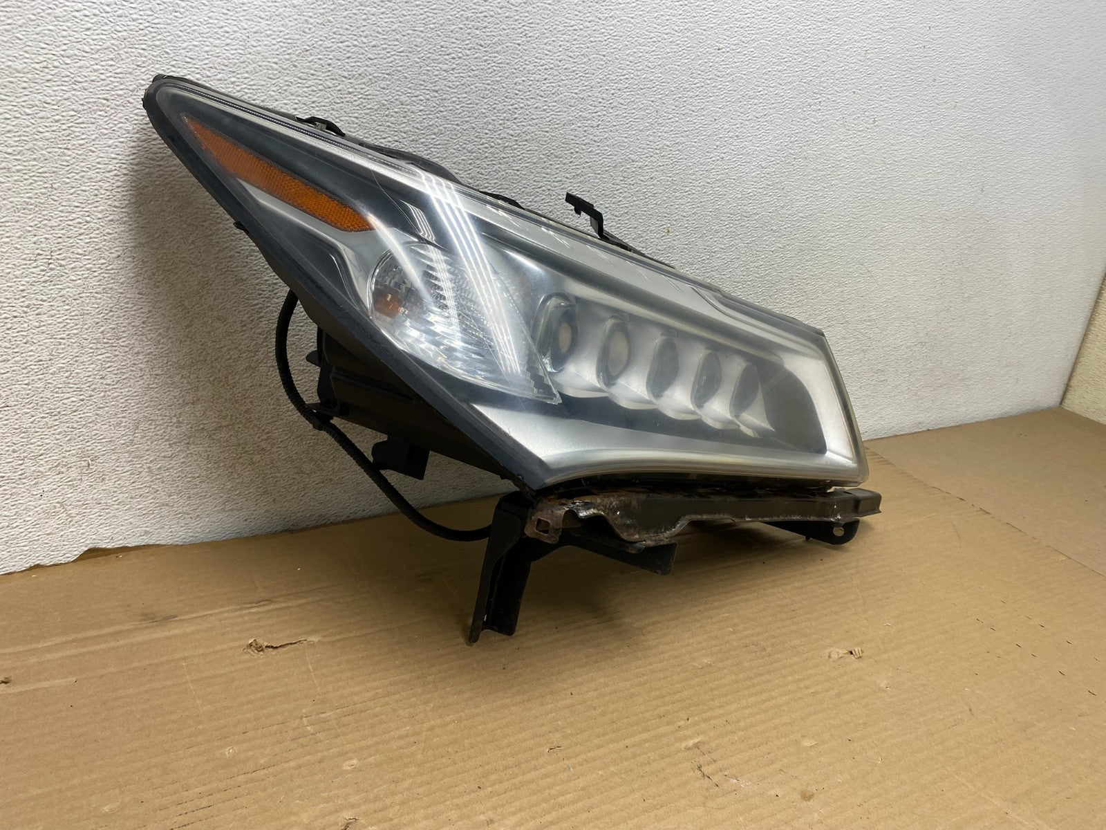 2014 to 2016 Acura MDX Headlight Halogen Right Passenger RH AG8112 DW1