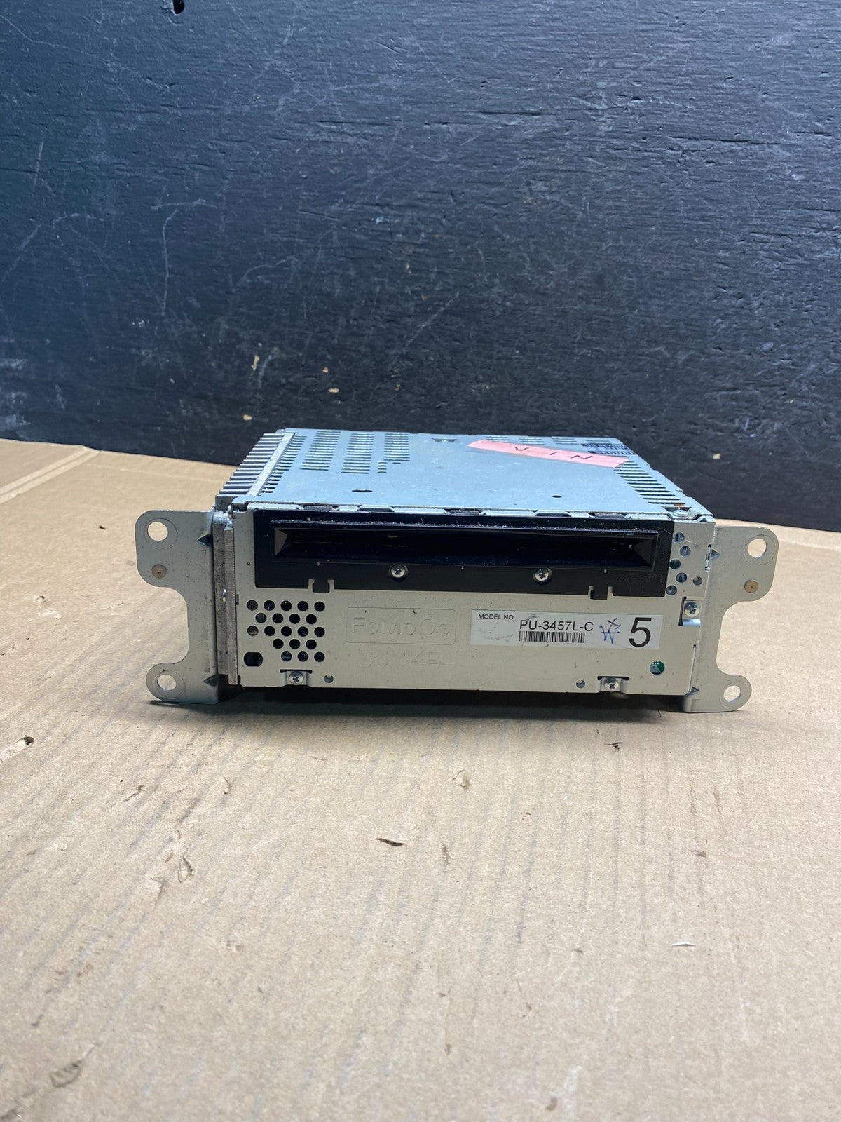 2011 to 2013 Ford Explorer Audio Equipment Radio Receiver AM FM CD AE7930 DG0