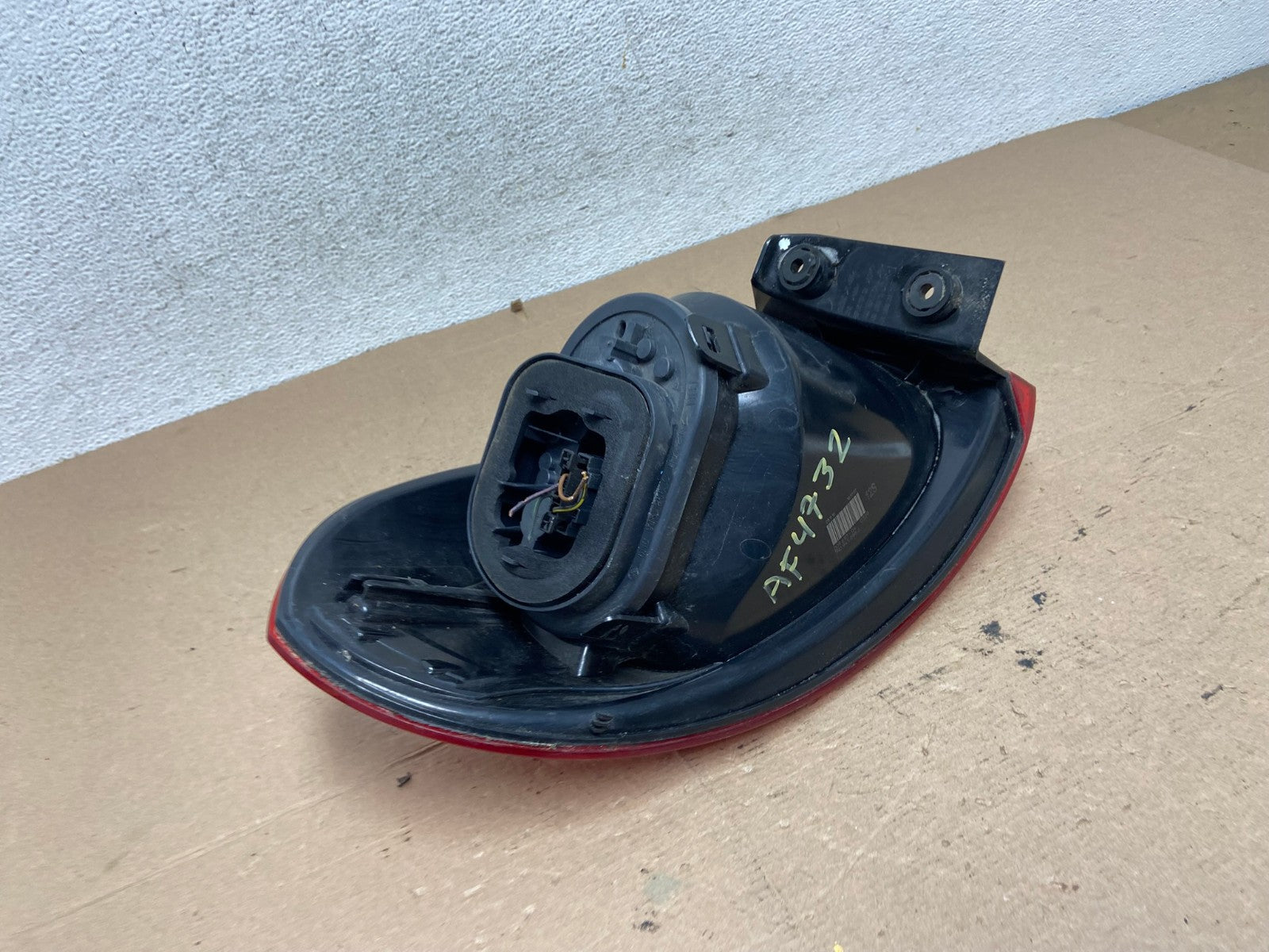 2009 to 2011 Volkswagen Tiguan Right Passenger Side Tail Light AF4732 LK5