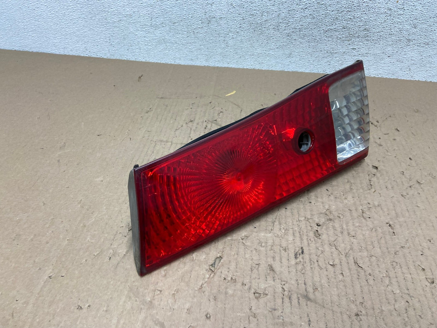2000-2001 Toyota Camry Tail Light Right Passenger Rh Side Inner AE8851 LK2