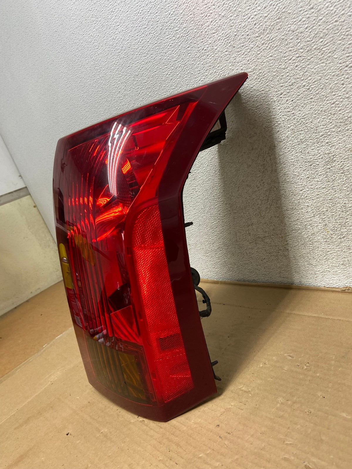 2003 to 2007 Cadillac Cts Right Passenger Rh Side Tail Light AG9184 LK2