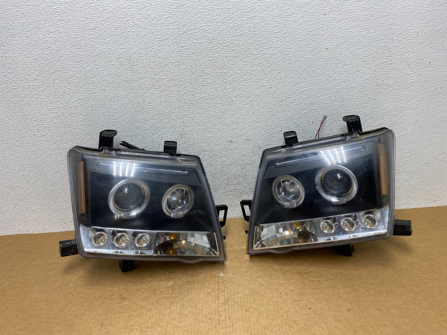 2005-2015 Nissan Xterra Driver Left+Right Set LED Black Headlights AD4480 DW0