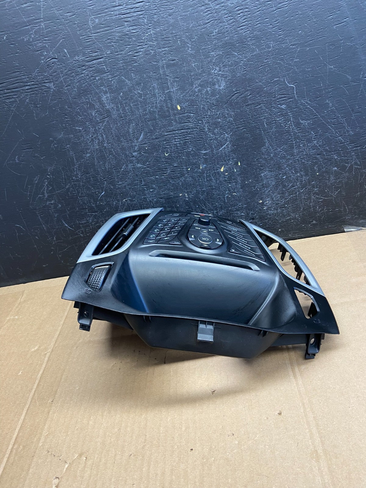 2012 to 2014 Ford Focus Radio Control Panel Trim w/ Bezel AD2103 DG3