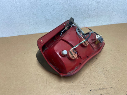 2002 Kia Sedona Right Passenger RH Side Tail Light AD4764 LK5