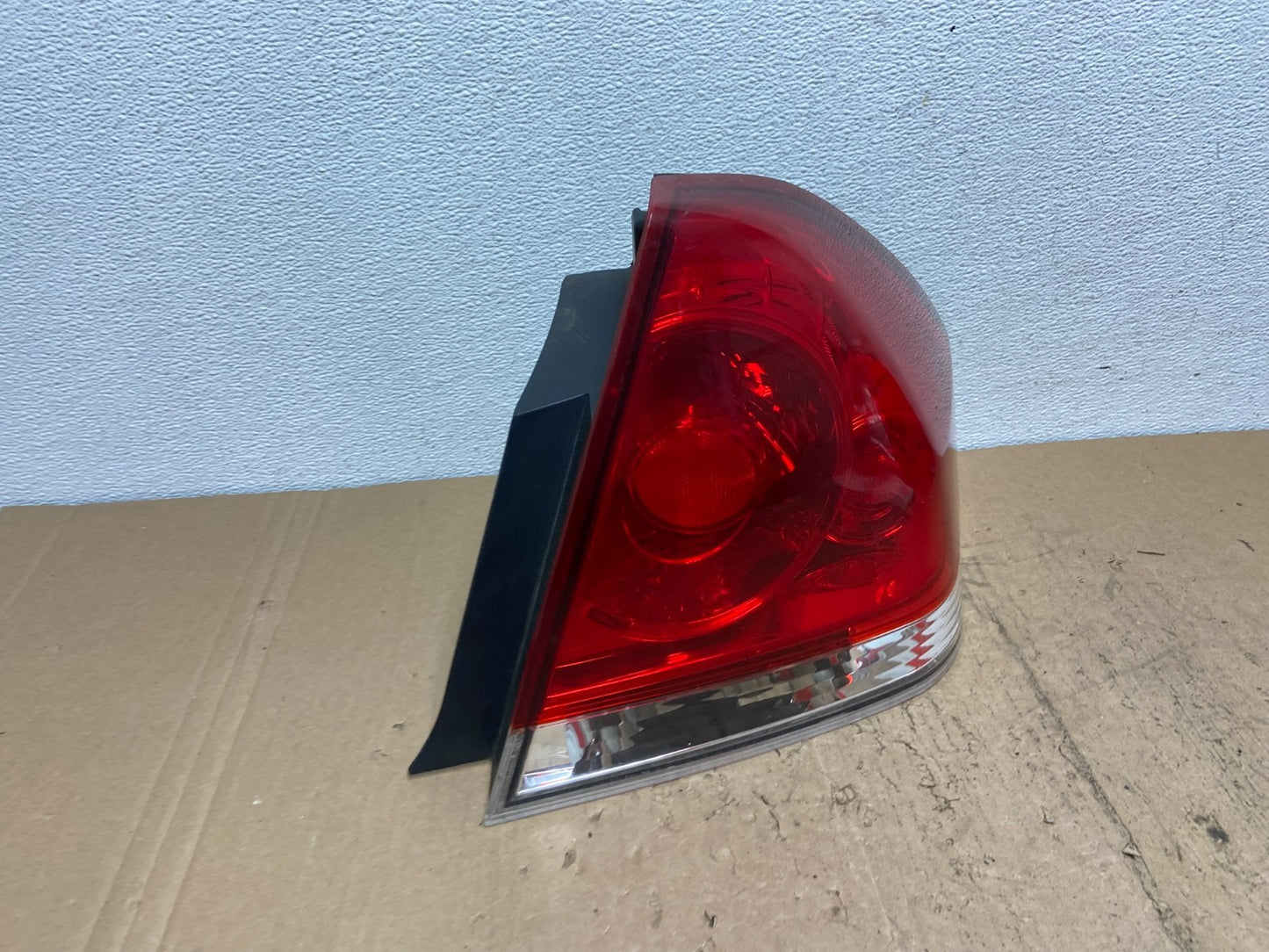 2006 - 2012 Chevrolet Impala Tail Light Right Passenger RH Side AC7350 DW2