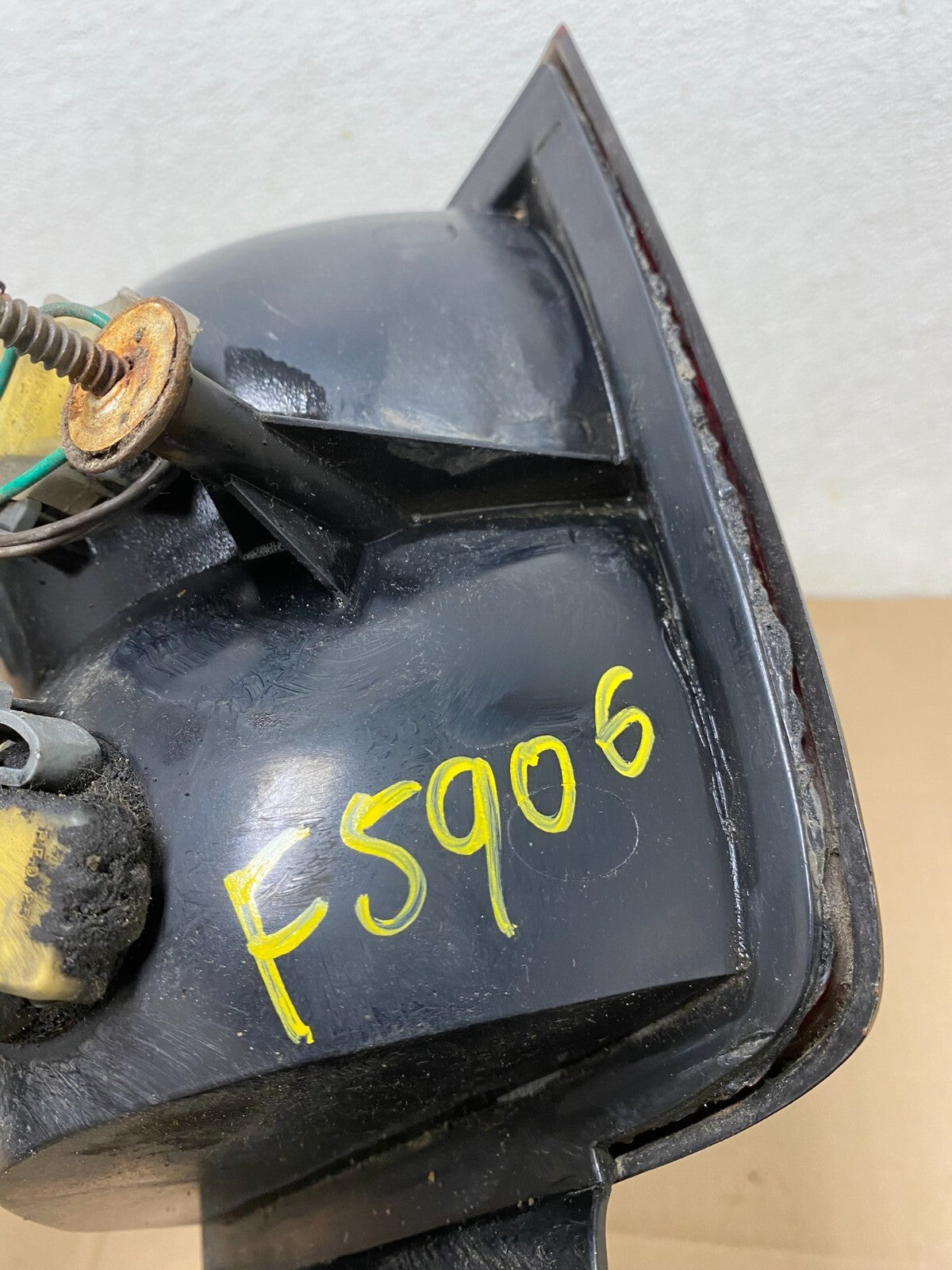 1991-1996 Oldsmobile Cutlass Right Passenger RH Side Tail Light F5906 KC8