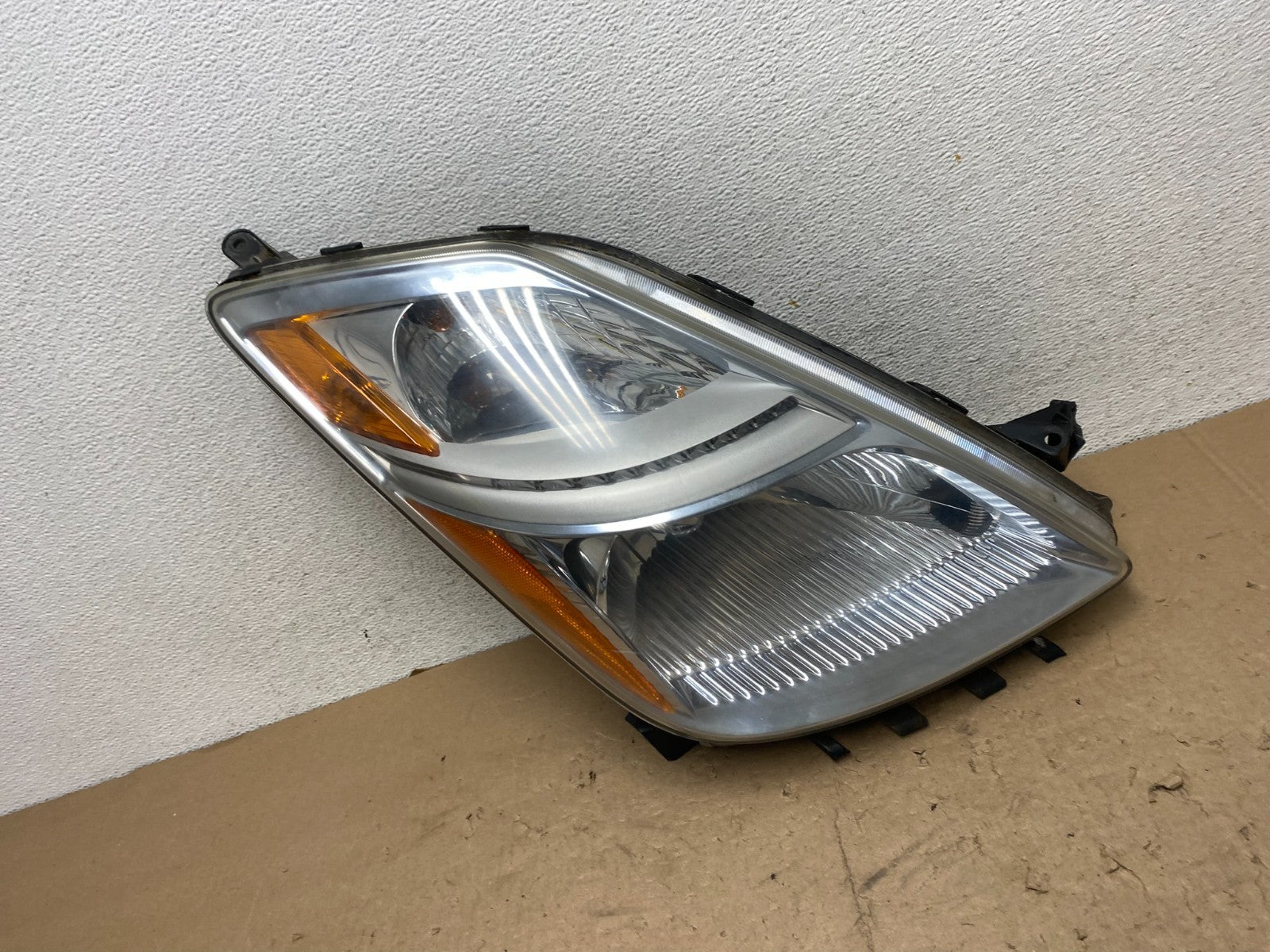 2006-2009 Toyota Prius Right Passenger Rh Side Headlight Halogen AG5606 DW0