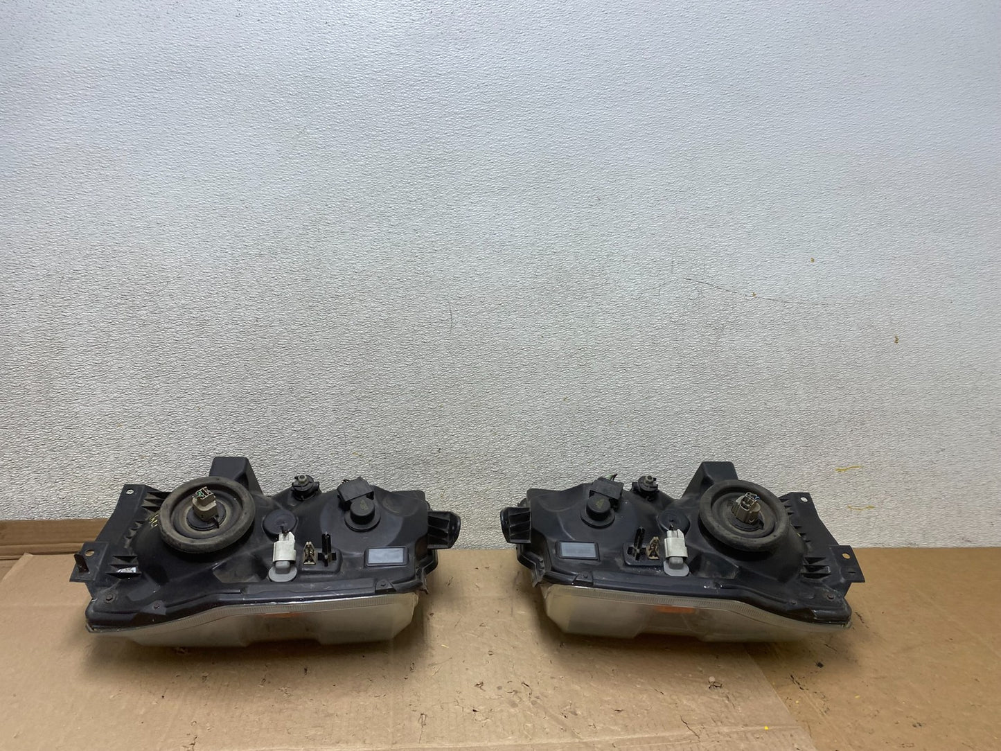 2008-2014 Ford Econoline E150 E250 E350 Left+Right Headlights U6864 DW9