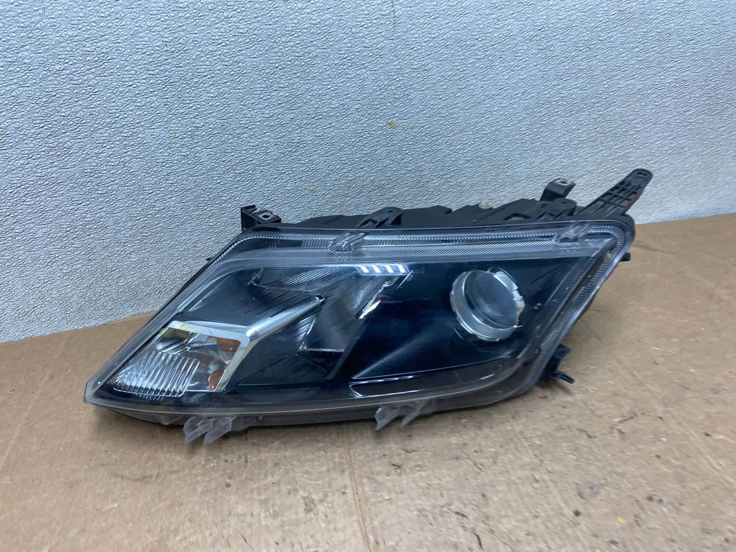 2010 2011 2012 Ford Fusion Left Driver LH Side Headlight Halogen AA3880 DW0