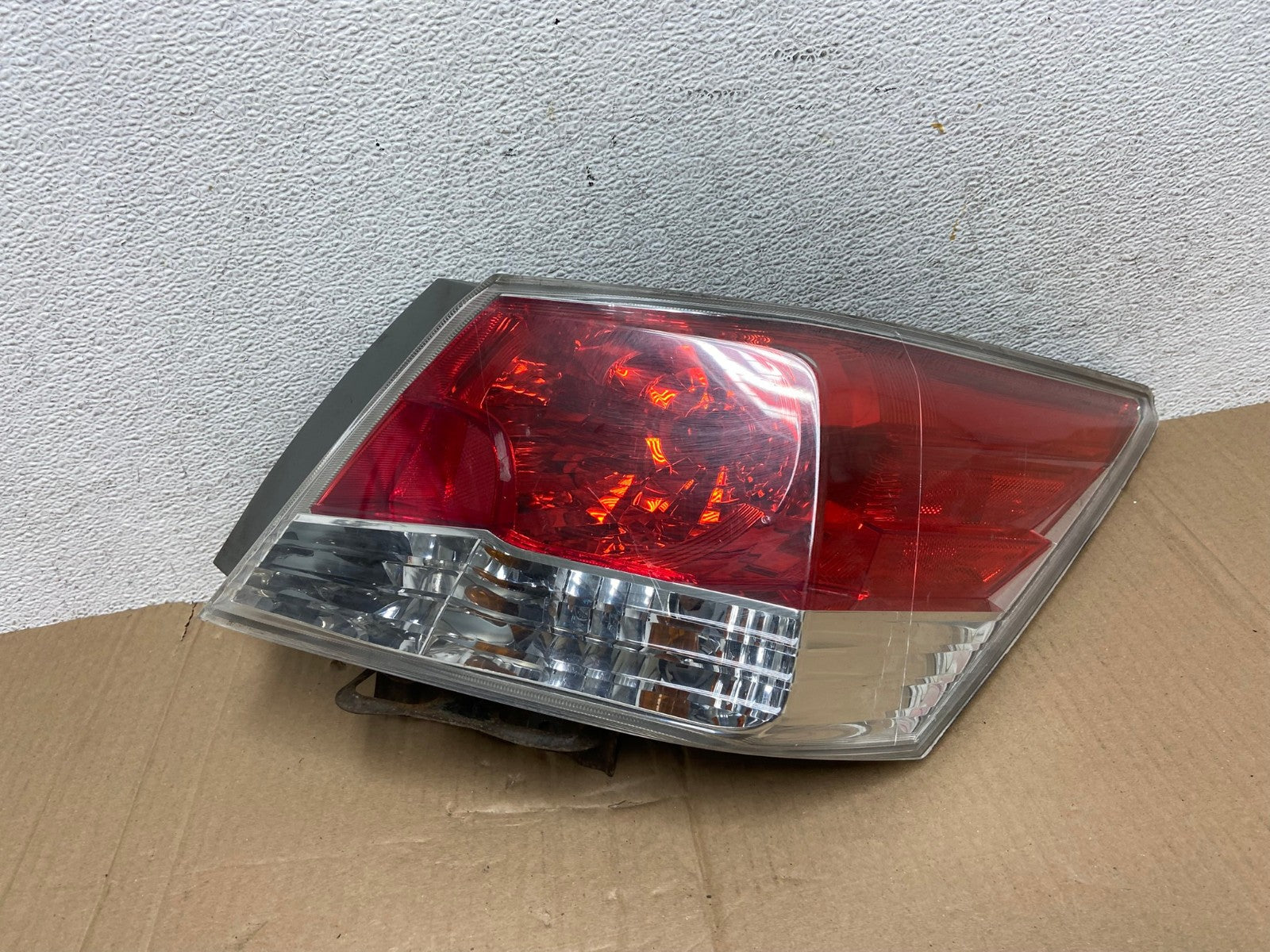 2008 to 2012 Honda Accord Sedan Tail light Right Passenger RH Side AE8916 LK0
