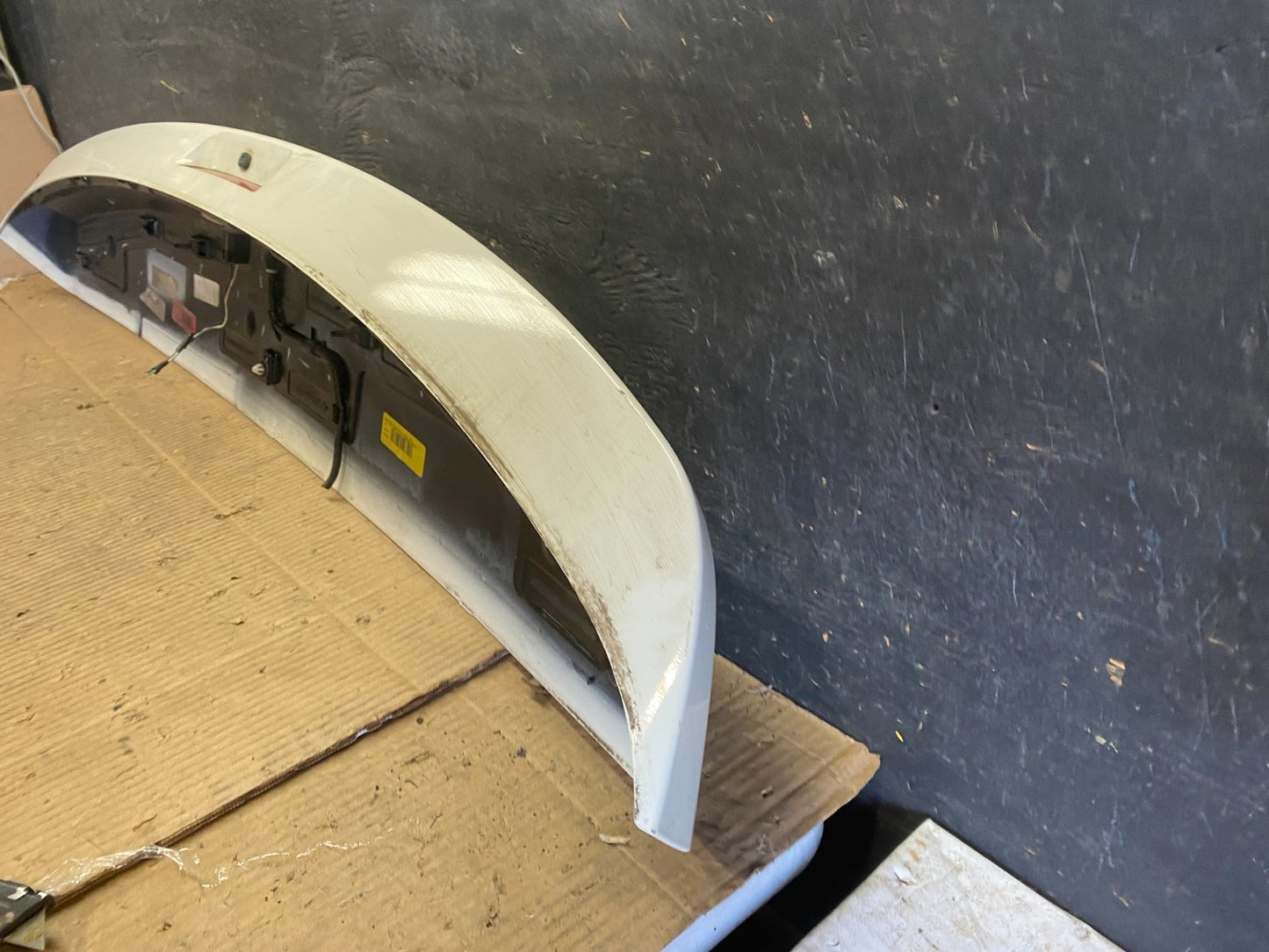 2009 to 2014 Volkswagen Routan Rear Spoiler T6809 DG7