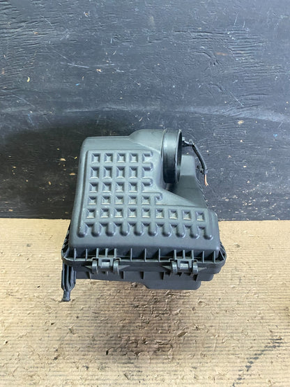 2014 2015 2016 Kia Cadenza 3.3L Air Filter Intake Housing S3555 DG0