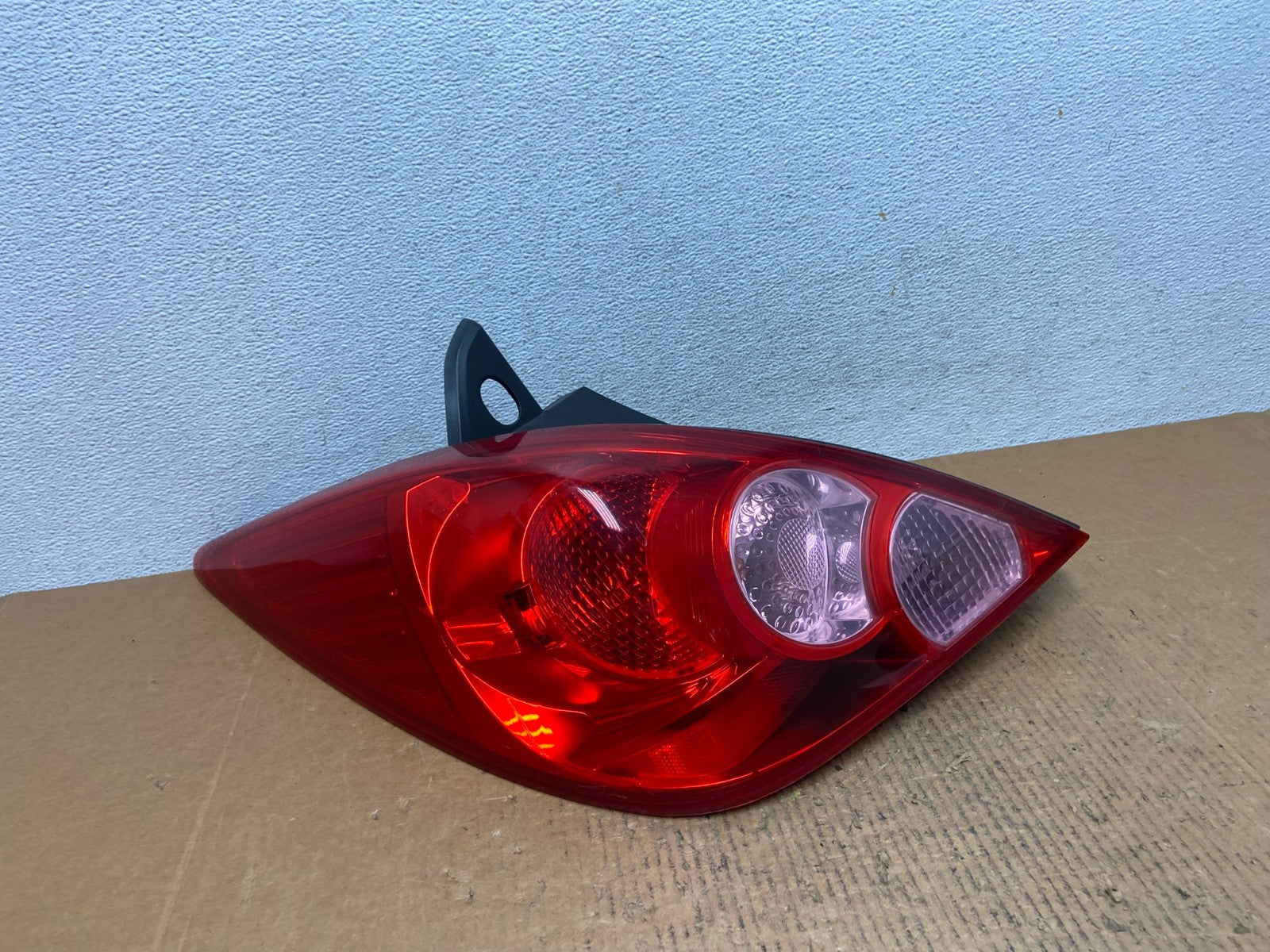 2007 - 2012 Nissan Versa Hatchback Left Driver Side Lh Tail Light AE1349 LK0