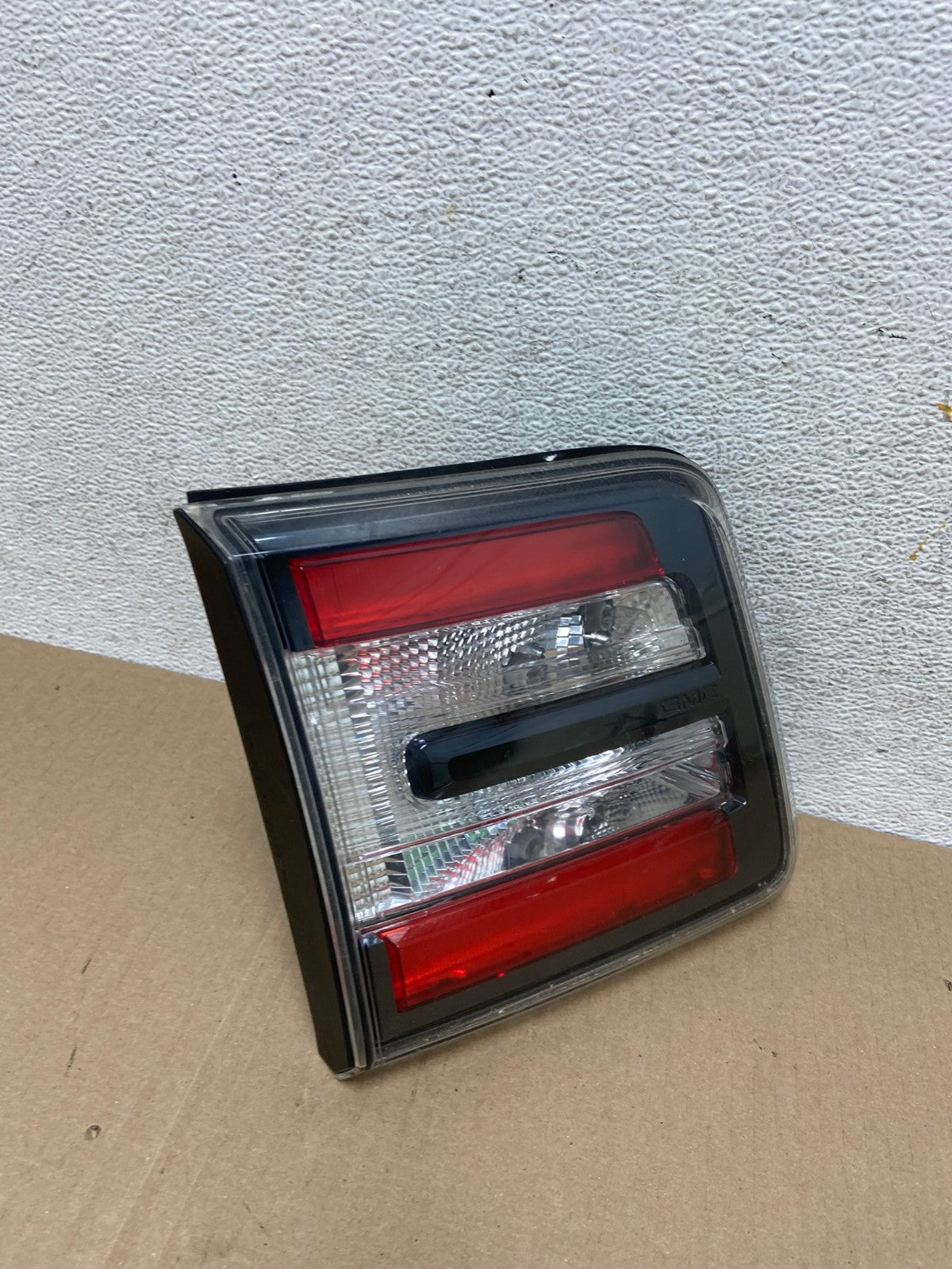 2013 to 2016 GMC Acadia Left Driver LH Side Inner Tail Light AE6946 LK2