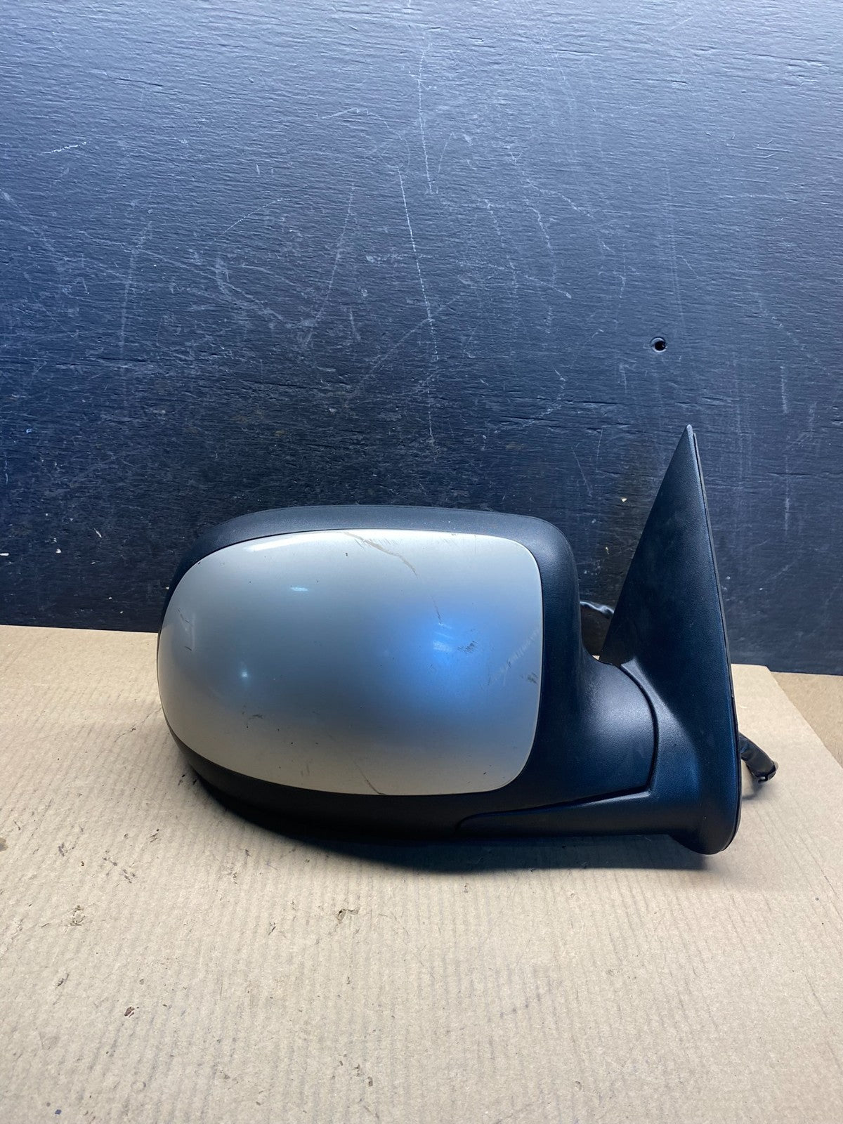 2003-2006 Chevrolet Tahoe Suburban Right Passenger Turn Door Mirror AH4534 DW0