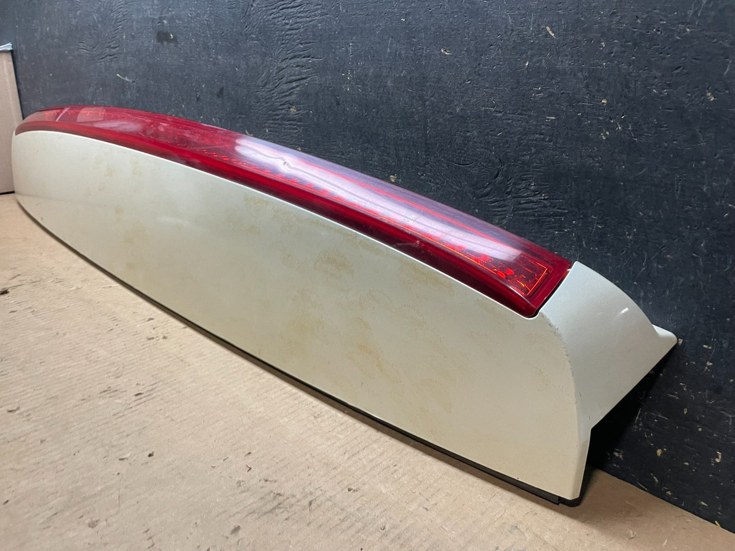 2007 - 2014 Cadillac Escalade Rear Upper Spoiler 3rd Third Brake Light AA2432 DG2