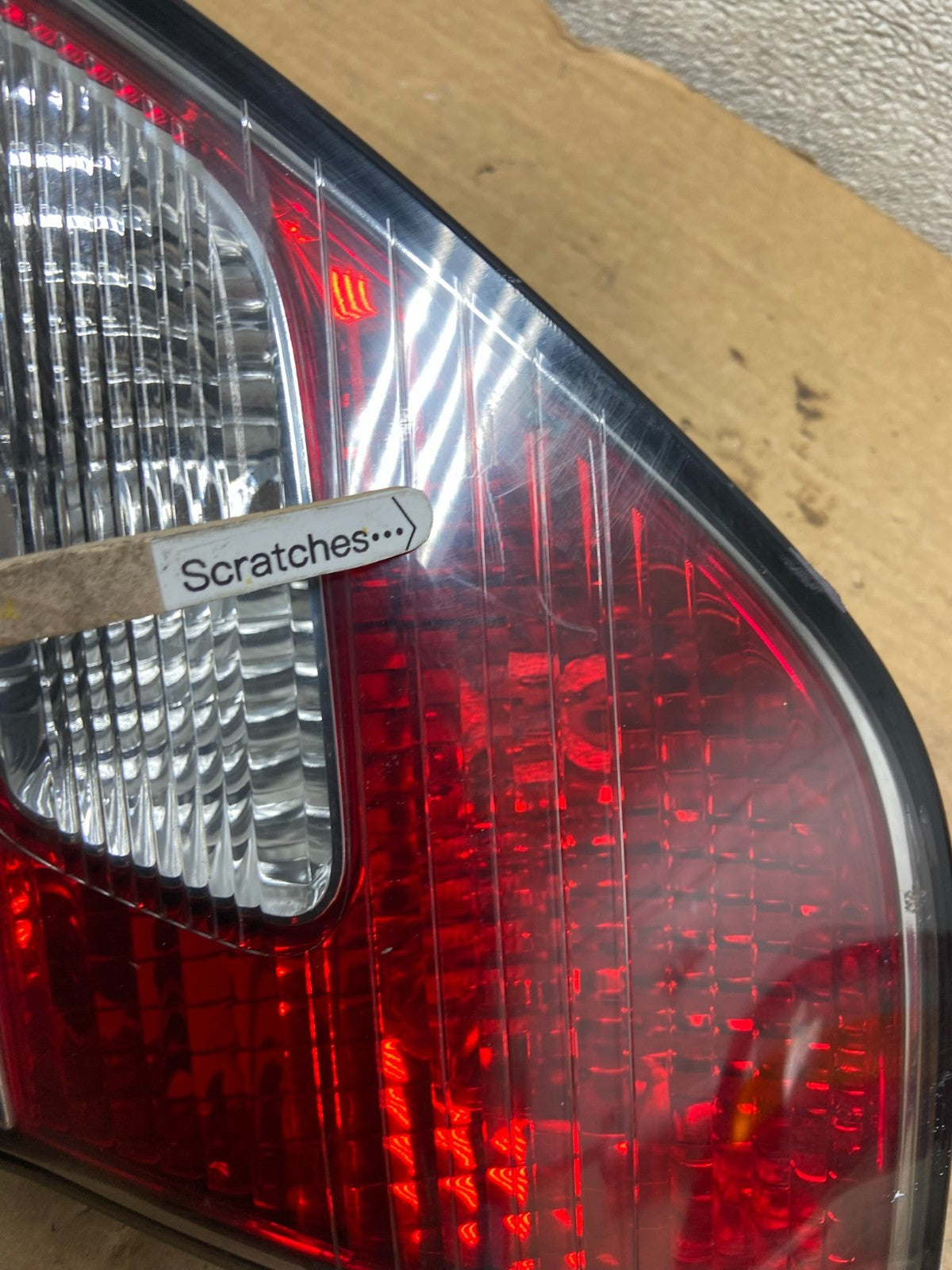 2002 2003 2004 Lexus Es300 Es330 Right Passenger Inner Tail Light Oem AB5210 LK3