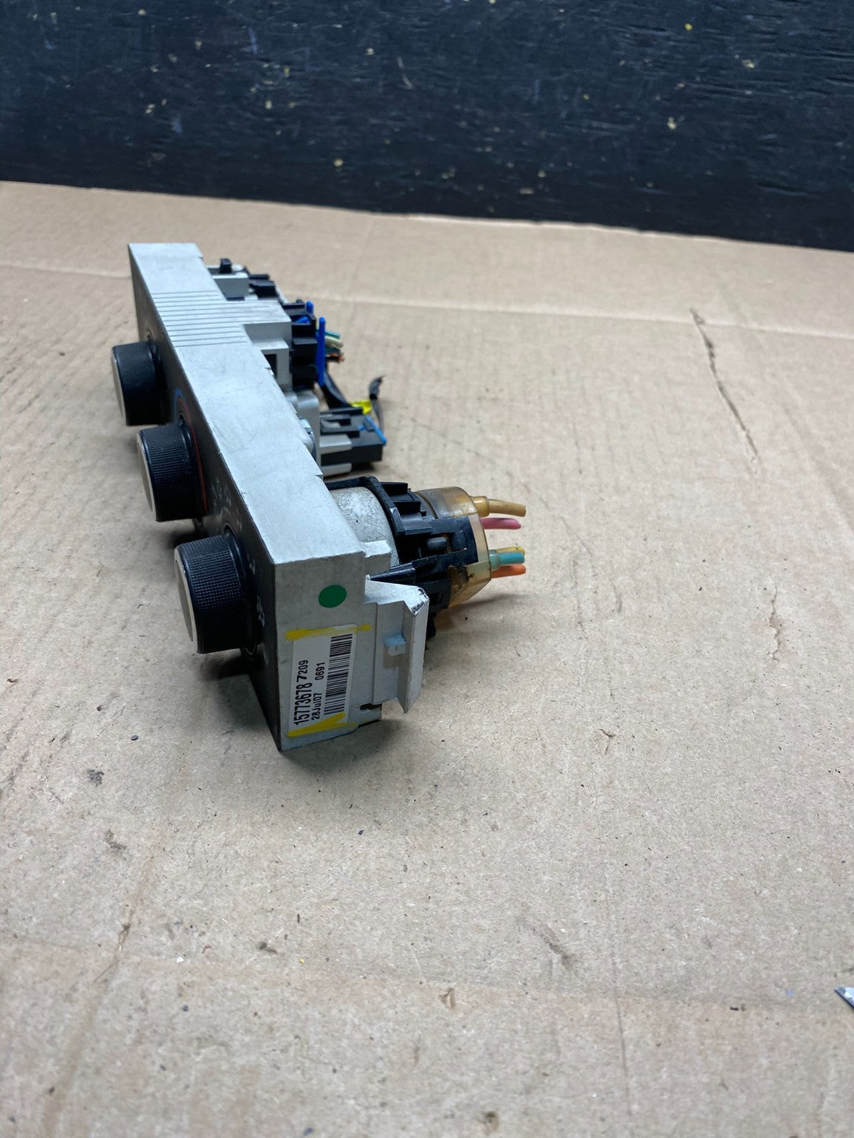 2008-2010 Chevrolet Express 1500 2500 3500 Climate Control Panel R3039 DG2