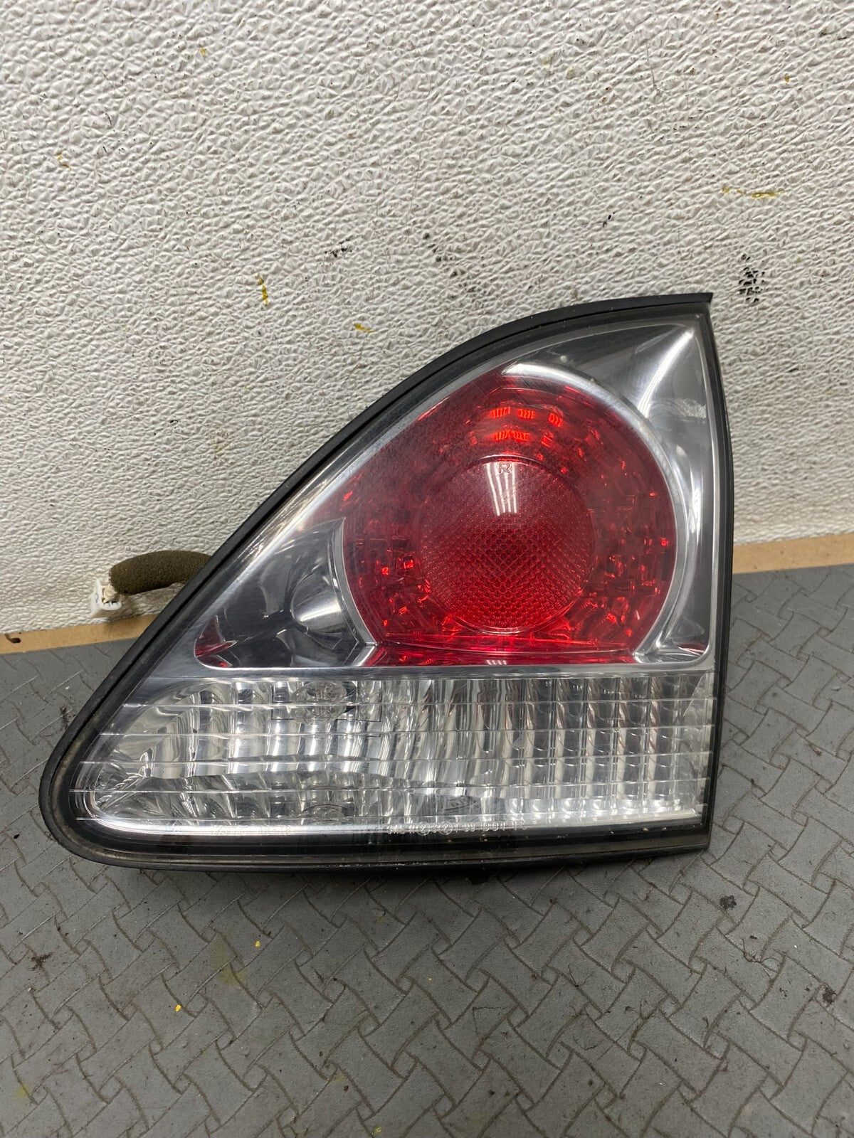 2000-2003 Lexus RX300 Right Passenger Side Rear Inner Tail Light Oem C5223 DG10